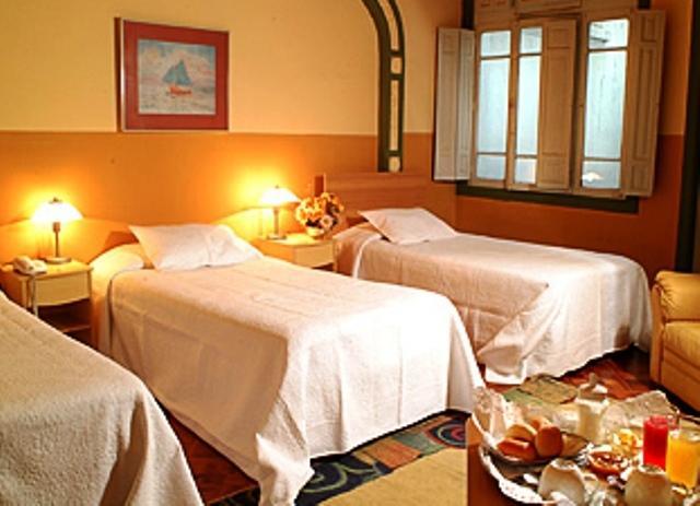 Hotel Londres 35 Santiago Bilik gambar