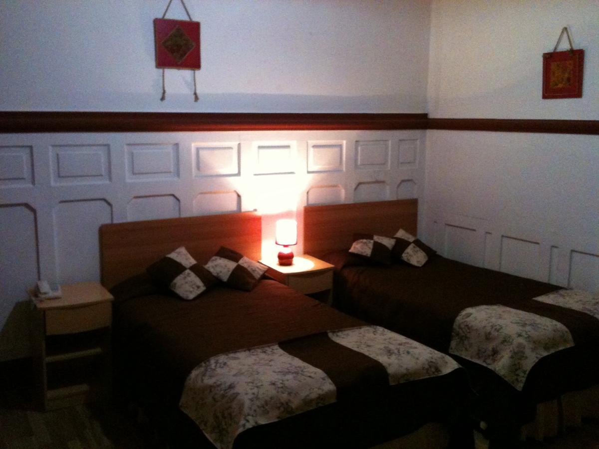 Hotel Londres 35 Santiago Bilik gambar